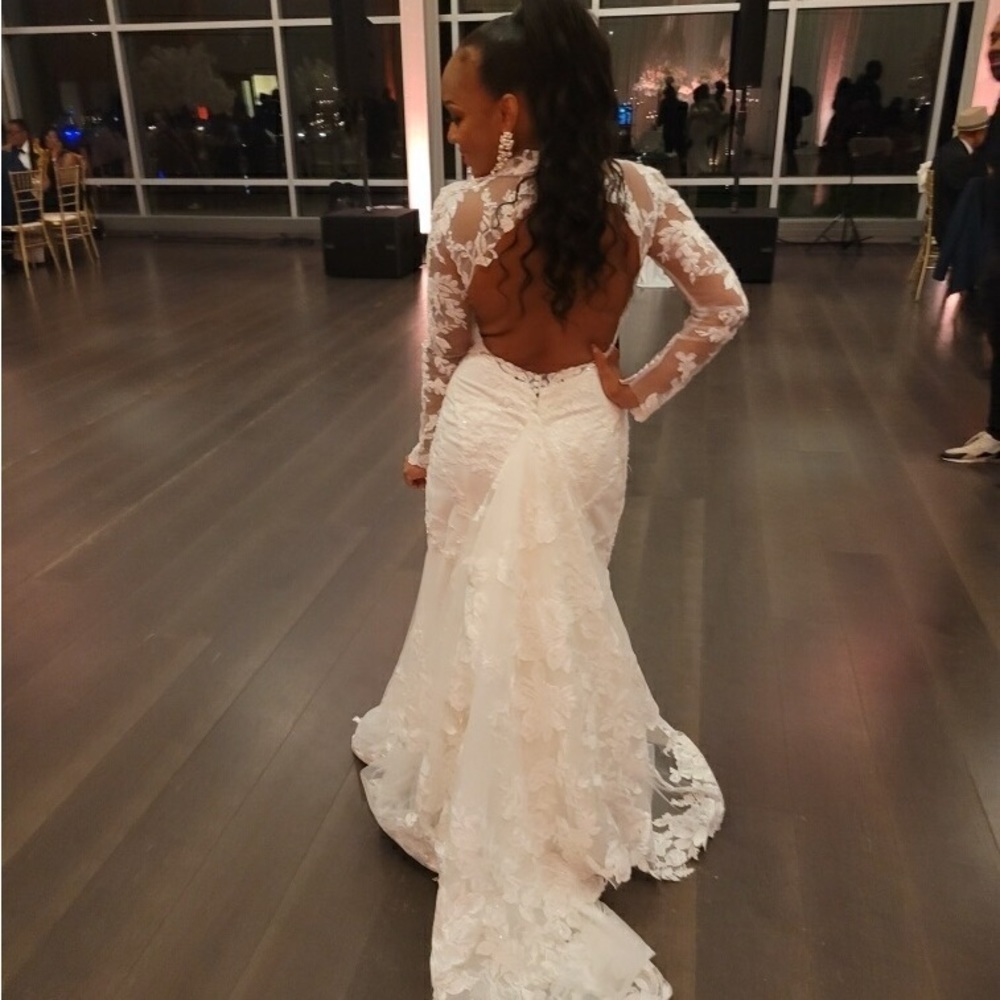 Martina Liana Style 1334 Wedding Gown - Picture 5 of 15